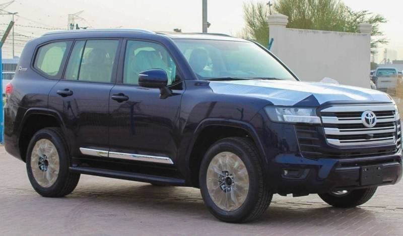 2024 Toyota Land Cruiser GXR thumbnail 3