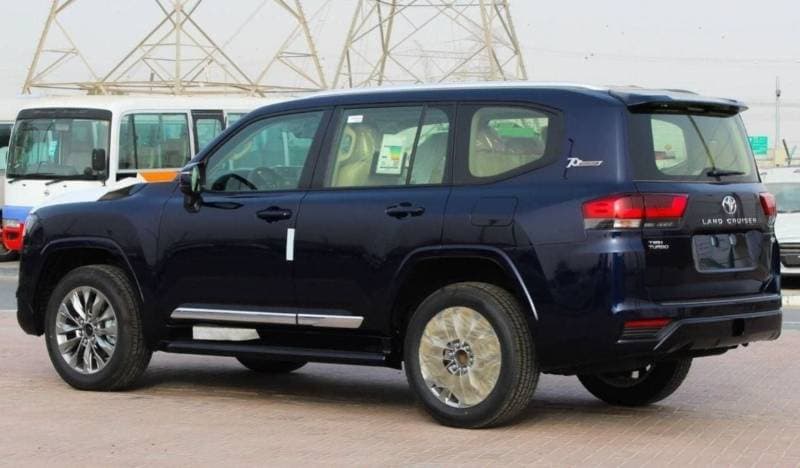 2024 Toyota Land Cruiser GXR thumbnail 4