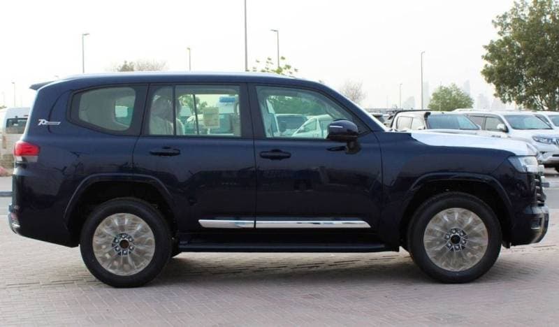 2024 Toyota Land Cruiser GXR thumbnail 5