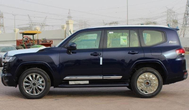 2024 Toyota Land Cruiser GXR thumbnail 8