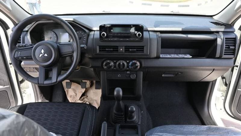 2024 Mitsubishi L200 GL thumbnail 8