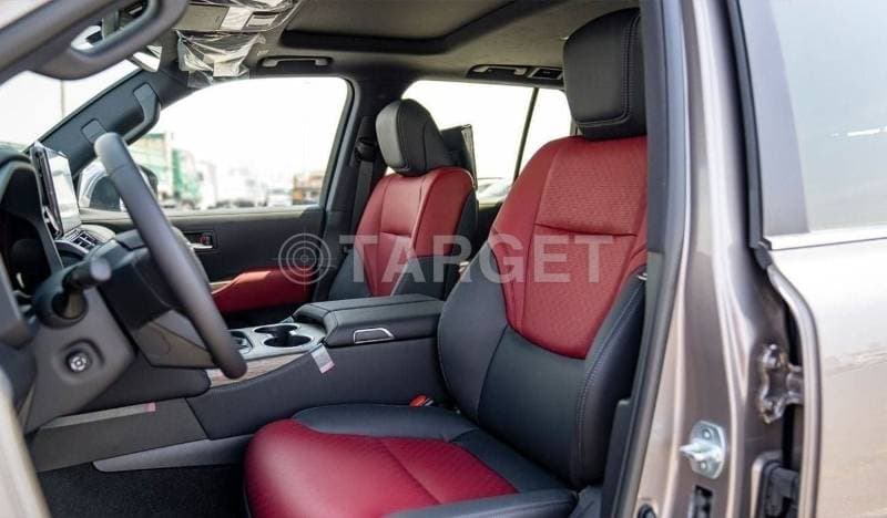 2025 Toyota Land Cruiser VXR thumbnail 6