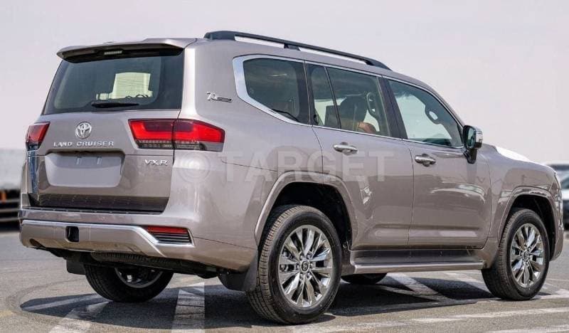 2025 Toyota Land Cruiser VXR thumbnail 4