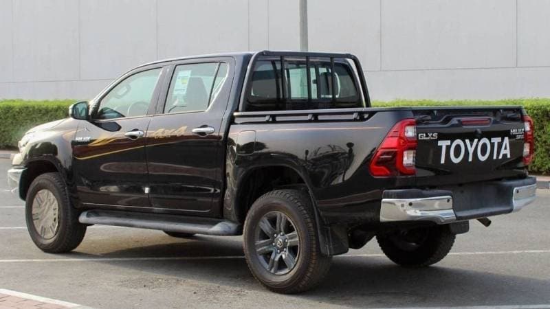 2024 Toyota Hilux SGLX thumbnail 3