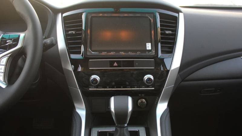 2023 Mitsubishi Montero thumbnail 7