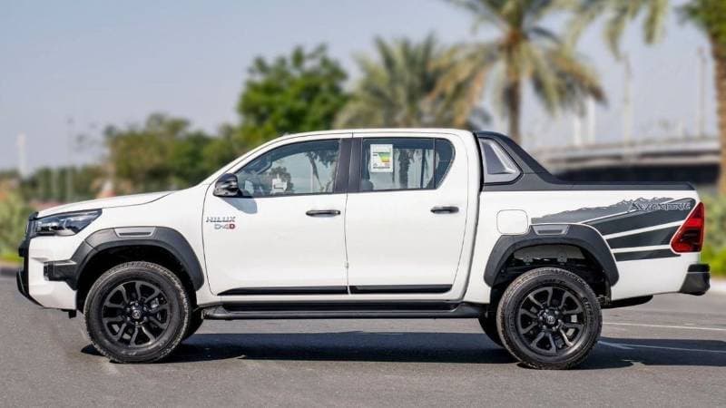 2025 Toyota Hilux ADVENTURE thumbnail 5