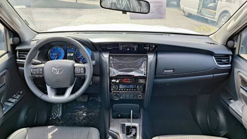 2025 Toyota Fortuner EXR thumbnail 7