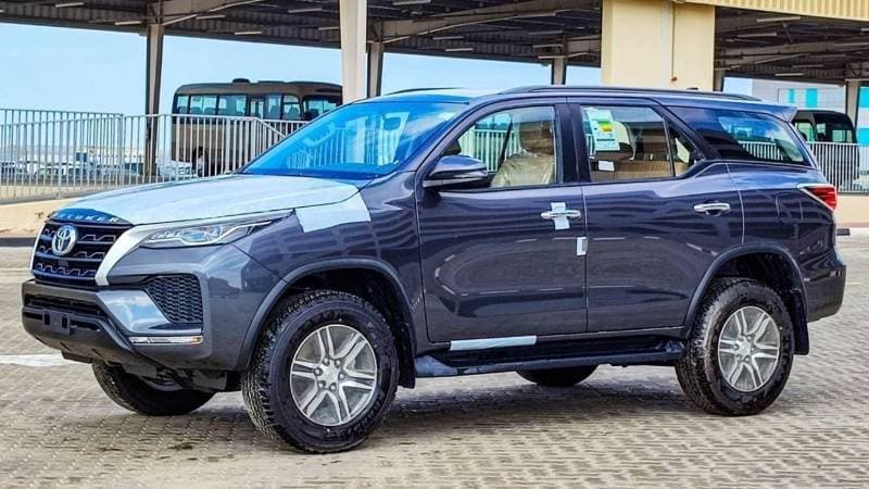 2024 Toyota Fortuner EXR thumbnail 3
