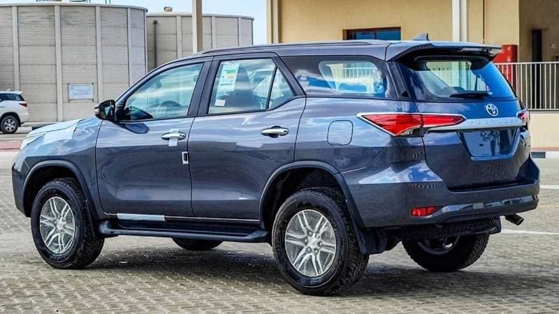 2024 Toyota Fortuner EXR thumbnail 4
