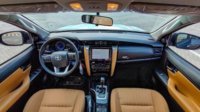 2024 Toyota Fortuner EXR thumbnail 8