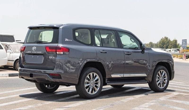 2024 Toyota Land Cruiser GXR thumbnail 4