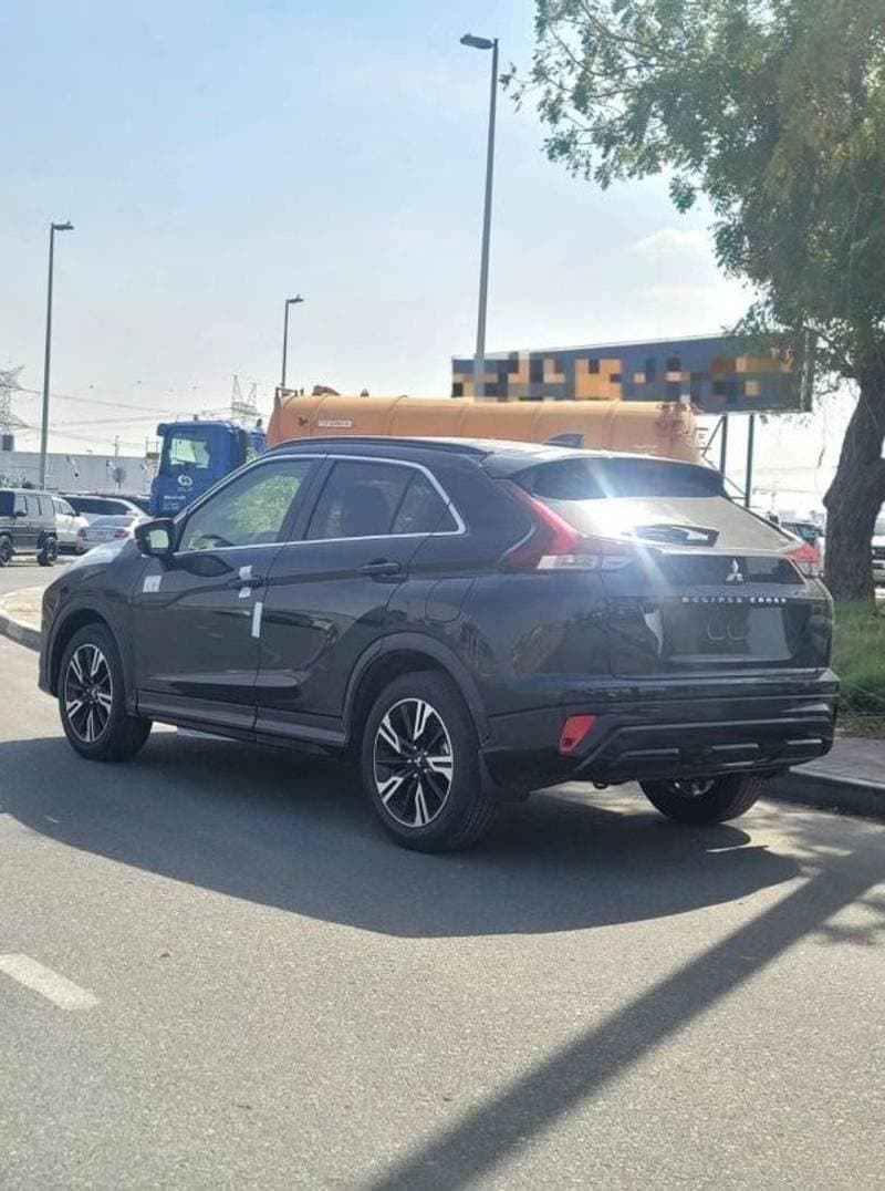2024 Mitsubishi Eclipse Cross GLS HIGH LINE thumbnail 3