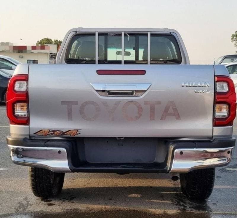 2024 Toyota Hilux SGLX thumbnail 5