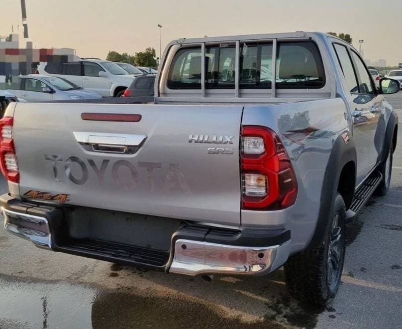 2024 Toyota Hilux SGLX thumbnail 6