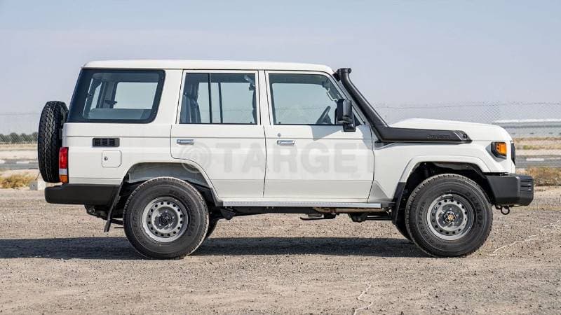 2025 Toyota Land Cruiser 70 thumbnail 3
