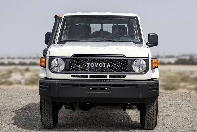 2025 Toyota Land Cruiser 70 LC76 LX thumbnail 2