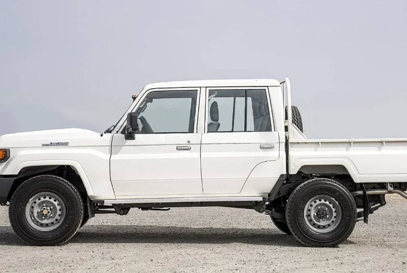 2025 Toyota Land Cruiser 70 LC76 LX thumbnail 5