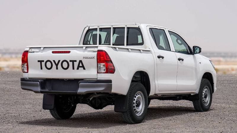 2025 Toyota Hilux thumbnail 3