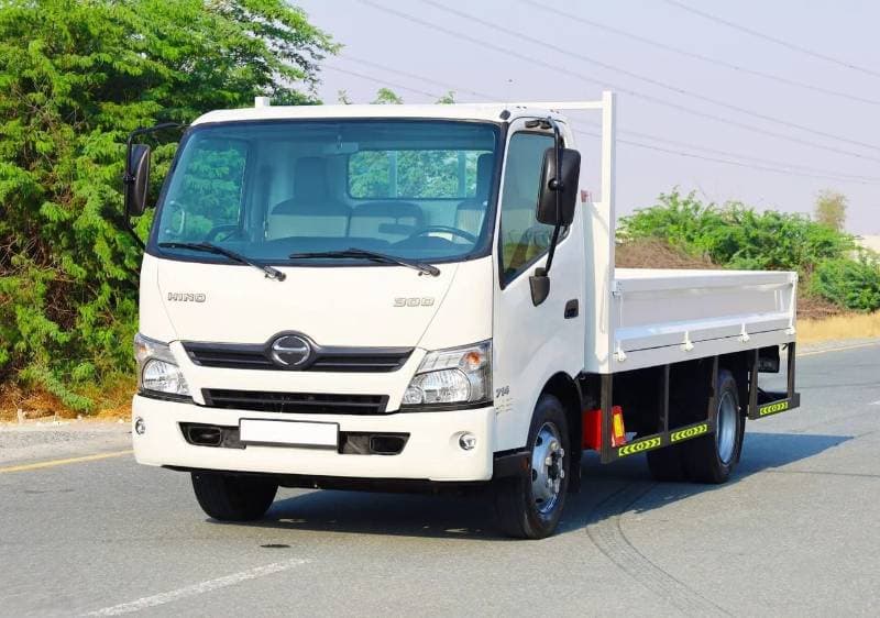 2025 Hino 300