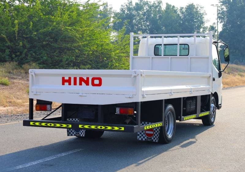 2025 Hino 300 thumbnail 8