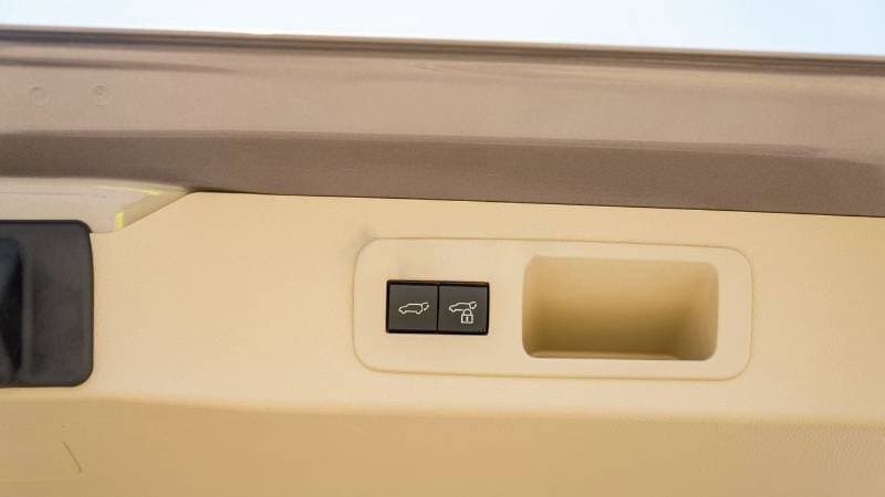 2025 Toyota Land Cruiser VXR thumbnail 6