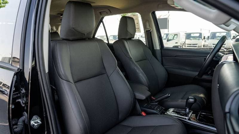 2025 Toyota Fortuner EXR thumbnail 5