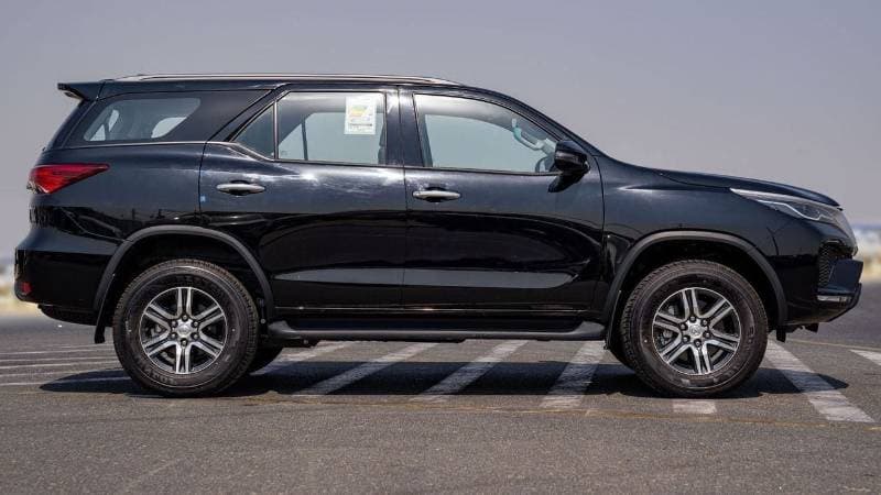2025 Toyota Fortuner EXR thumbnail 3