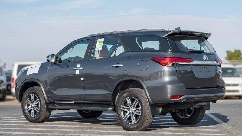 2026 Toyota Fortuner EXR thumbnail 4