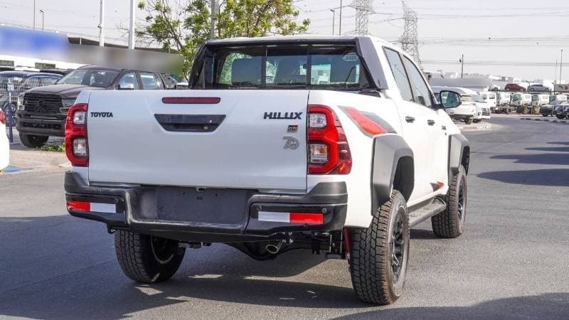 2025 Toyota Hilux GR SPORT thumbnail 5