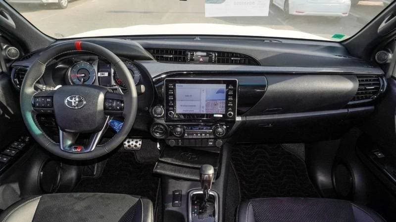 2025 Toyota Hilux GR SPORT thumbnail 7