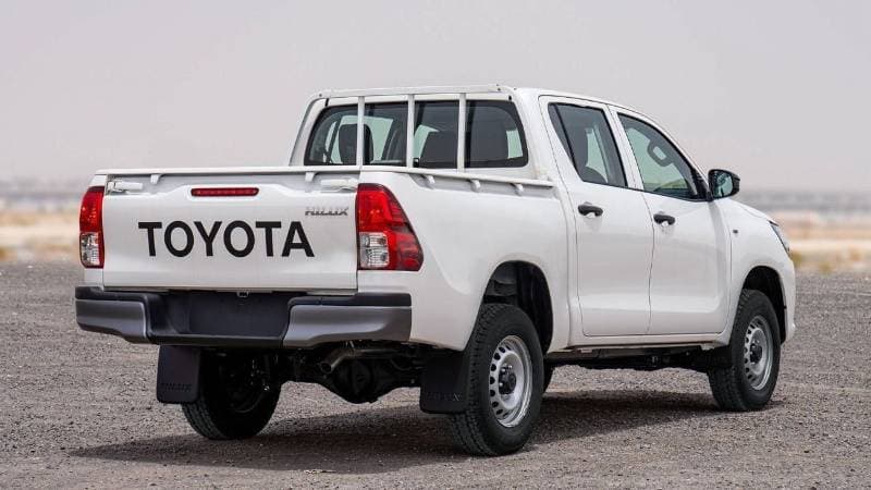 2025 Toyota Hilux GL thumbnail 5