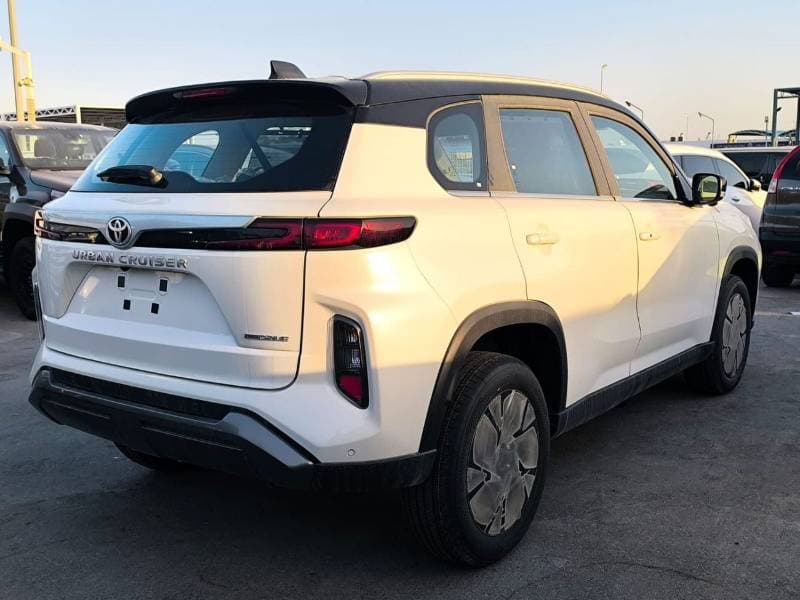 2026 Toyota Urban Cruiser GLX thumbnail 3