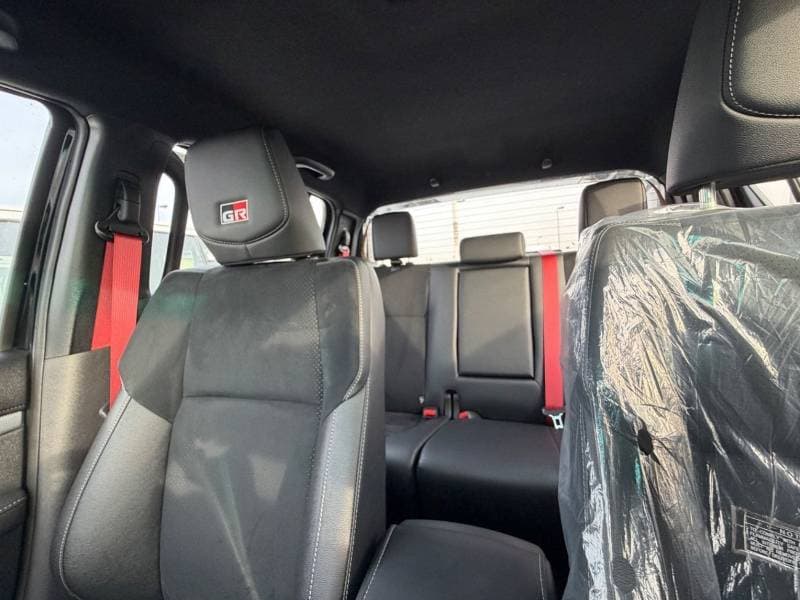 2026 Toyota Hilux GR SPORT thumbnail 5