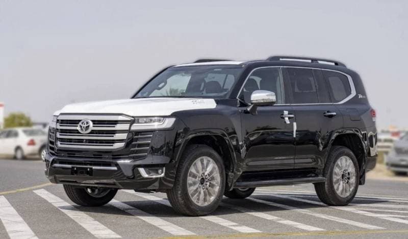 2026 Toyota Land Cruiser VXR thumbnail 3