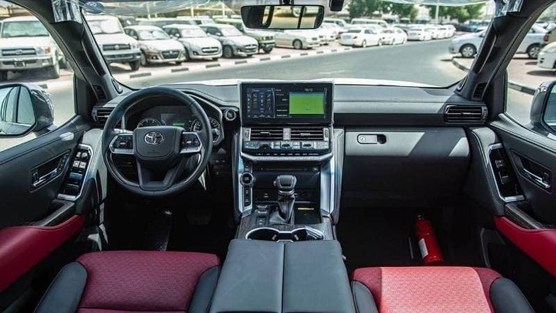 2025 Toyota Land Cruiser VXR thumbnail 8