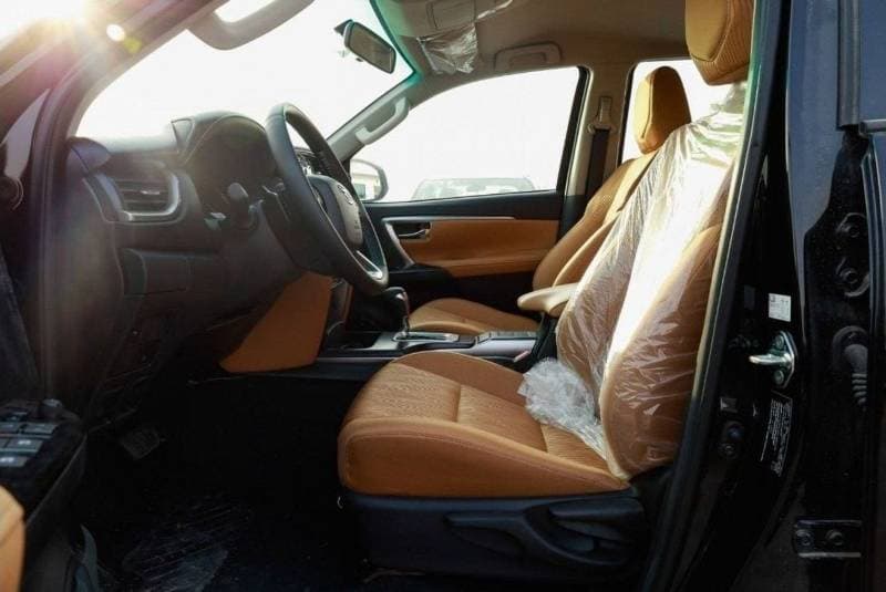 2025 Toyota Fortuner EXR thumbnail 6