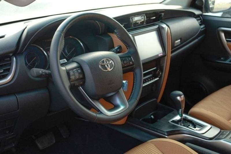 2025 Toyota Fortuner EXR thumbnail 7