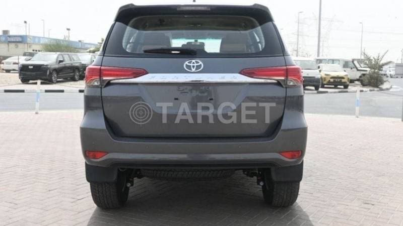 2025 Toyota Fortuner EXR thumbnail 4