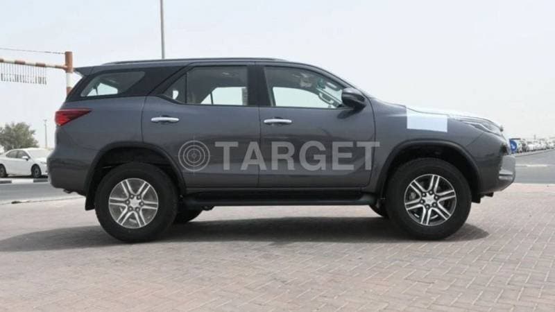 2025 Toyota Fortuner EXR thumbnail 5
