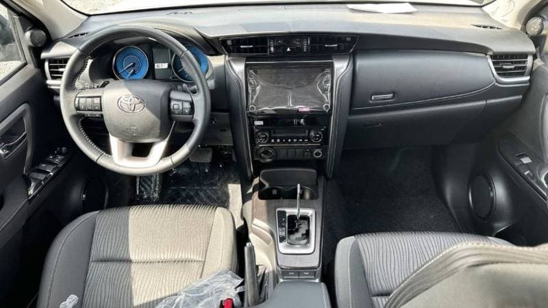 2026 Toyota Fortuner EXR thumbnail 7
