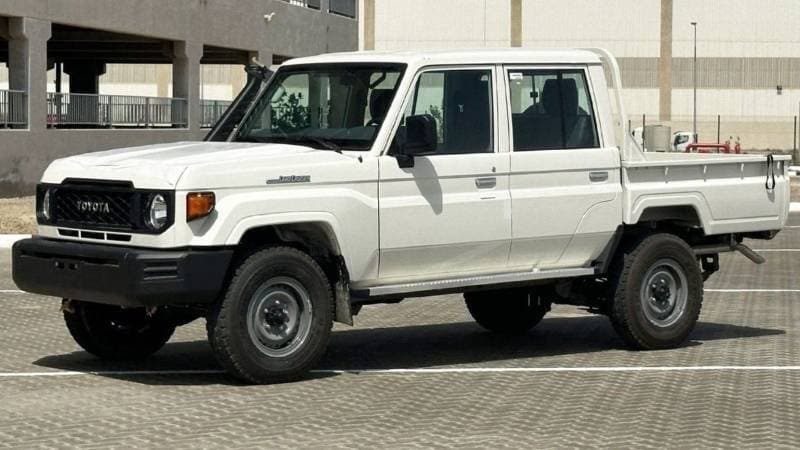 2026 Toyota Land Cruiser Pick Up thumbnail 2