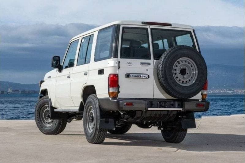 2026 Toyota Land Cruiser 70 LC 78 thumbnail 4