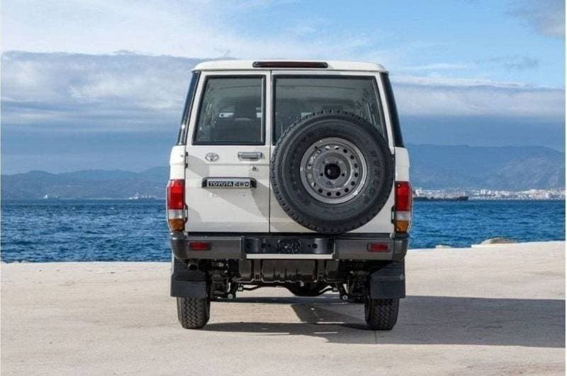 2026 Toyota Land Cruiser 70 LC 78 thumbnail 6