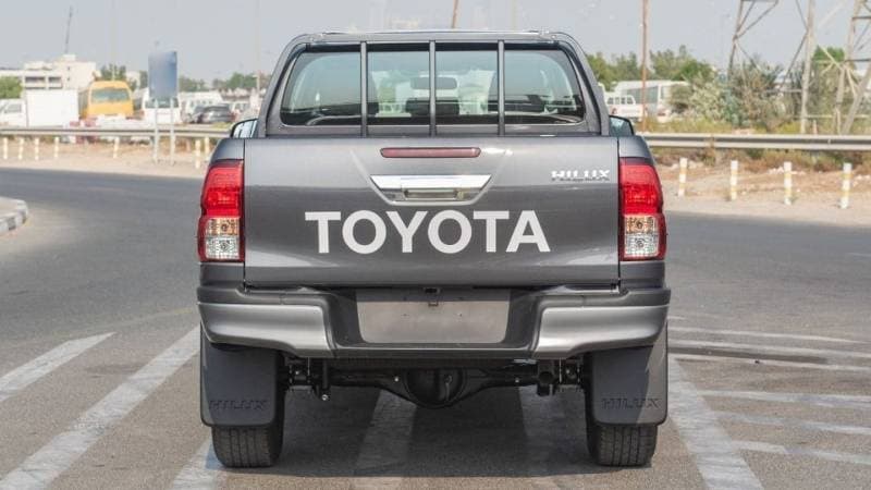 2026 Toyota Hilux DLX thumbnail 3