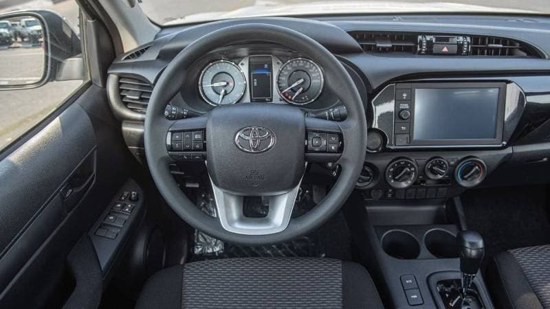 2026 Toyota Hilux DLX thumbnail 7