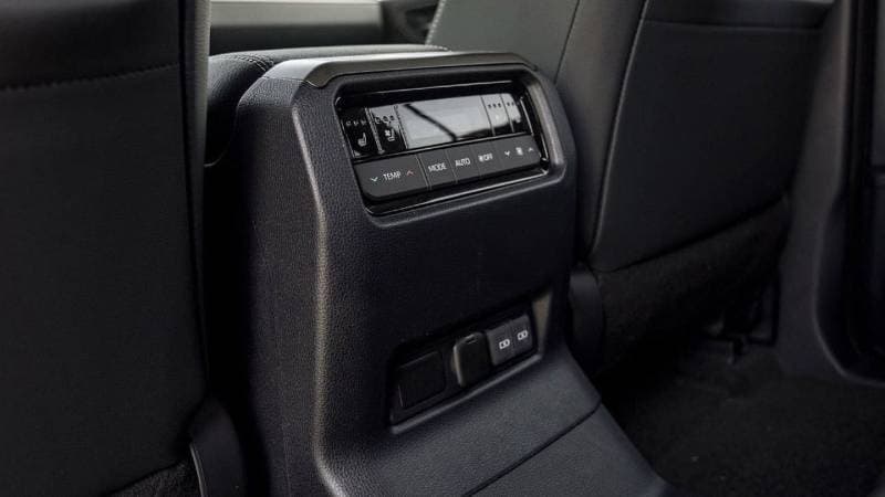 2025 Toyota Prado VXR thumbnail 7