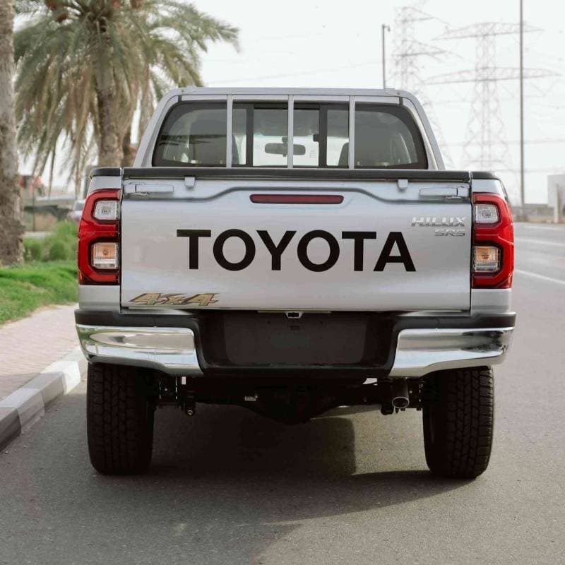 2025 Toyota Hilux SGLX thumbnail 2