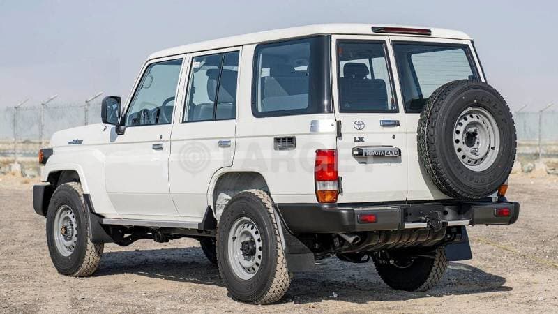 2025 Toyota Land Cruiser 70 LC76 LX thumbnail 3