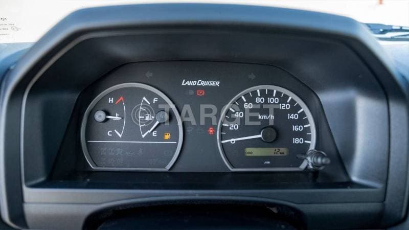 2025 Toyota Land Cruiser 70 LC76 LX thumbnail 8