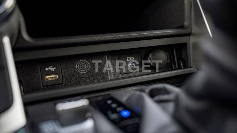 2025 Toyota Land Cruiser GXR thumbnail 6
